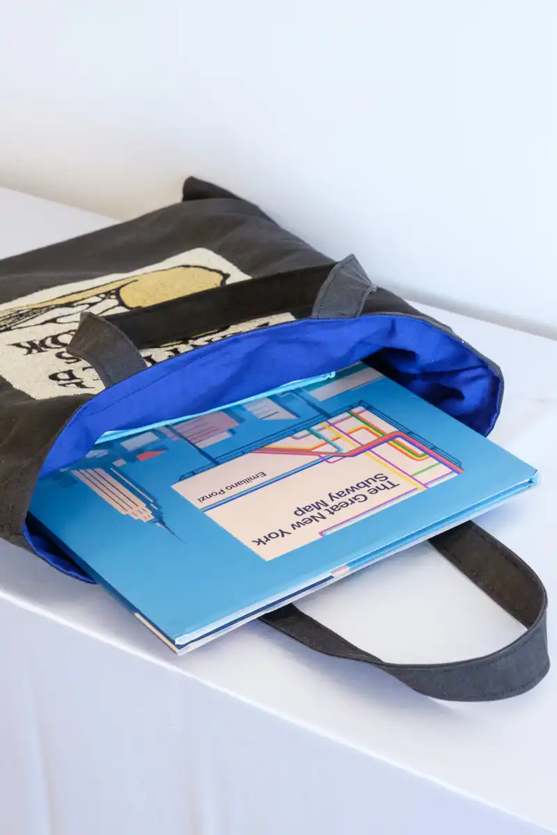 Create a beautiful PaintStitch tote bag 7 Tote bag with paintstitch filled with books