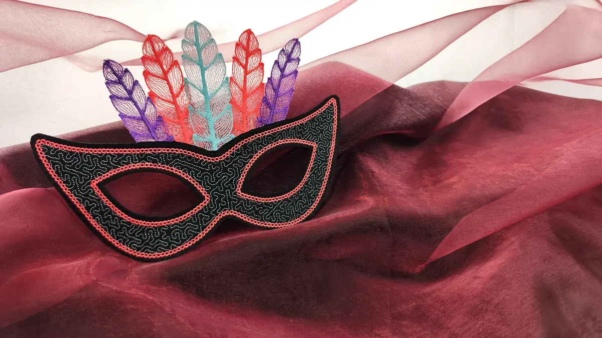 How to Create a Glamorous Masquerade Mask with 3D feathers