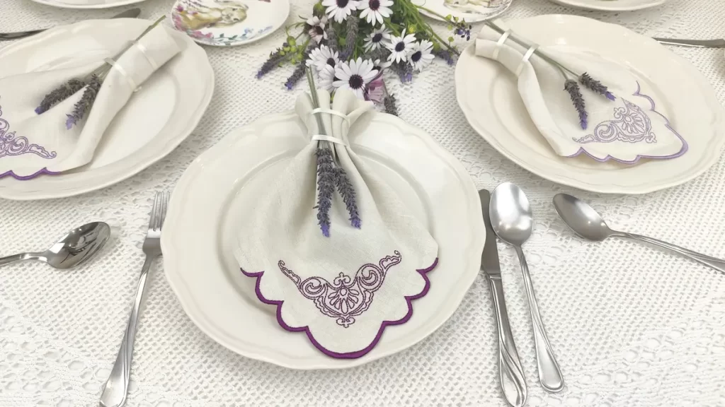 Create Elegant Scalloped Edge Napkins: Inspiring Embroidery Software Masterclass 24 Create Elegant Scalloped Edge Napkins: Inspiring Embroidery Software Masterclass