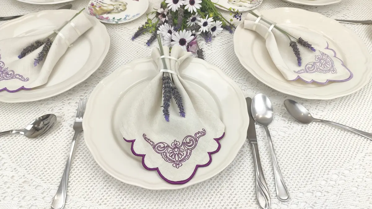 Create Elegant Scalloped Edge Napkins: Inspiring Embroidery Software Masterclass 34 Create Elegant Scalloped Edge Napkins: Inspiring Embroidery Software Masterclass