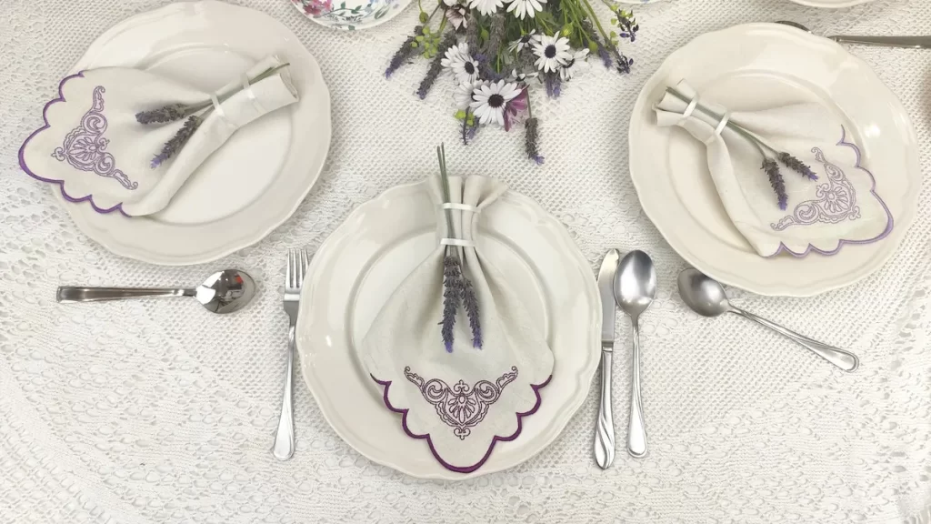 Create Elegant Scalloped Edge Napkins: Inspiring Embroidery Software Masterclass 26 Create Elegant Scalloped Edge Napkins: Inspiring Embroidery Software Masterclass