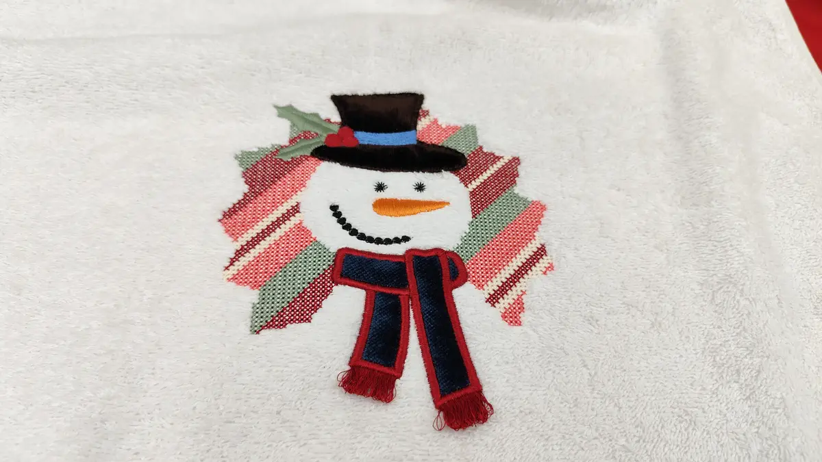 Creating an Embossed Snowman on Towels with Cross Stitch 3D Fringe 04